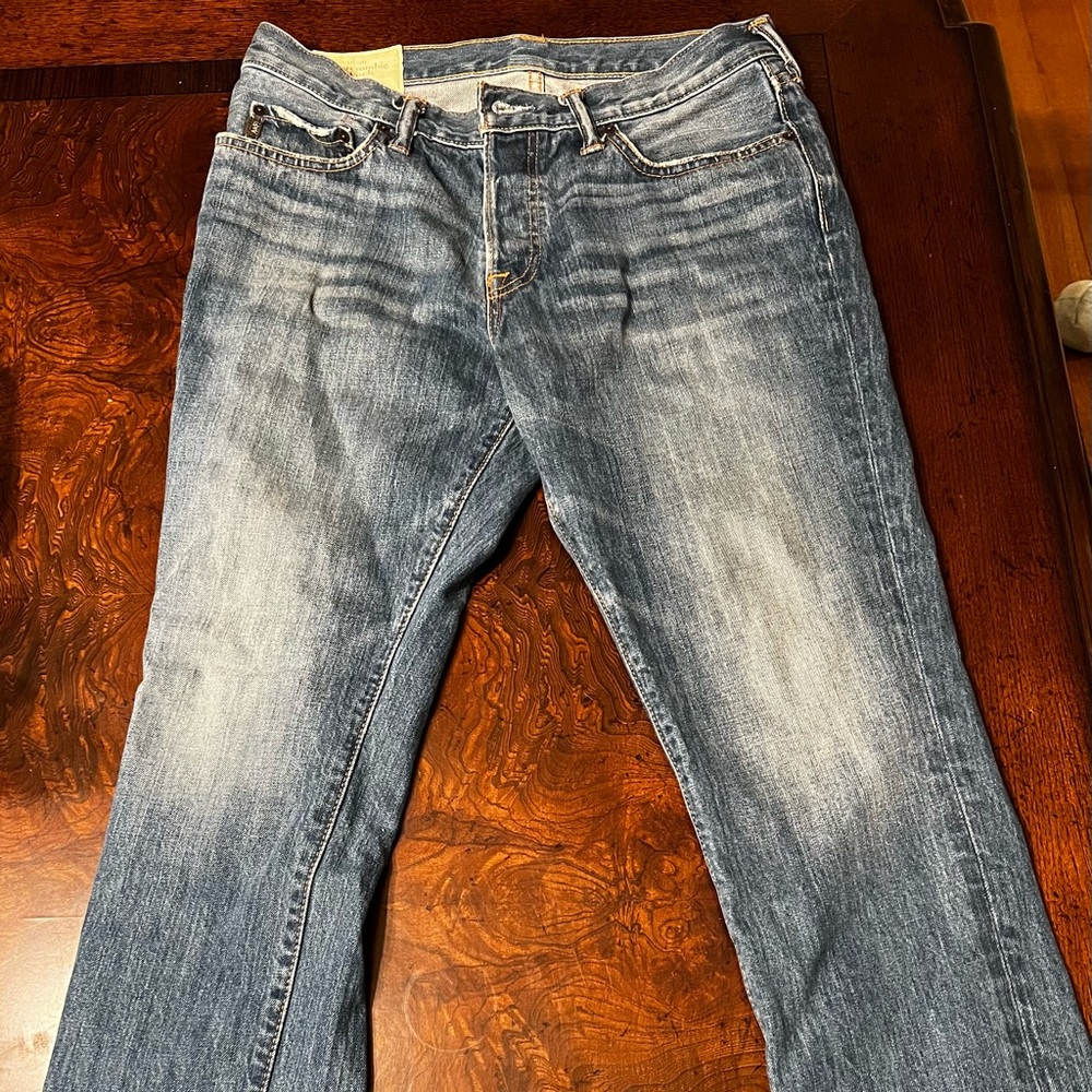 Gently used Mens Abercrombie and Fitch Skinny Fit Jean size 32x30